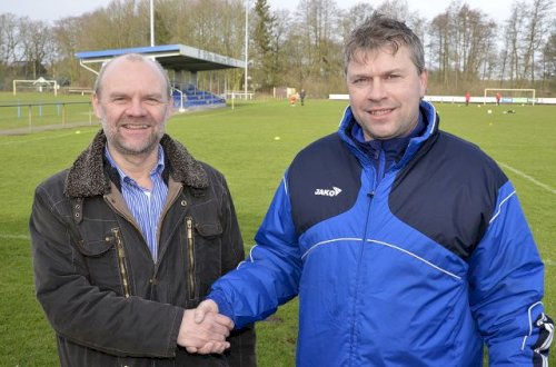 Klaus Bloom bleibt bis 2016 Trainer bei Blau Weiß Lünne